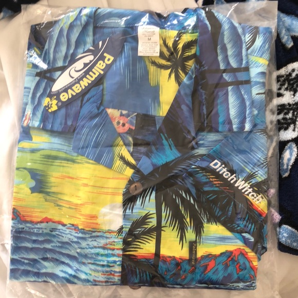 Other - New in package palm tree top 5/$20 sale 🦋
